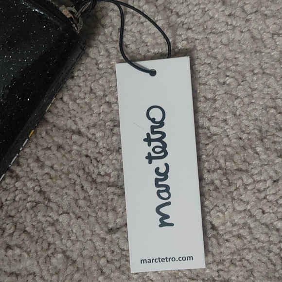 Marc Tetro zip around wallet - Picture 3 of 7